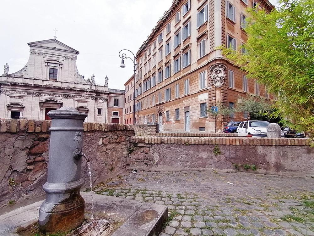 Апартаменти Domus Almapetra Ai Fori Imperiali Рим Екстер'єр фото